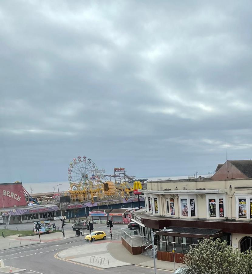 Oyo Queens Hotel, Skegness Kültér fotó